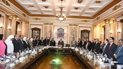 جامعة القاهرة تتبرع بـ250 ألف جنيه لأسر شهداء الواحات