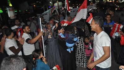 مواطنو الجيزة يحتشدون بالميادين للاحتفال بفوز السيسي بولاية ثانية (صور)