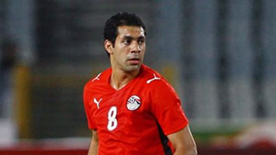 «كاف» يحتفل بعيد ميلاد حسني عبد ربه الـ33