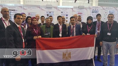 بالصورة.. 14 مخترعا مصريا يرفعون علم مصر بسويسرا