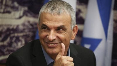 وزير المالية الإسرائيلي يبلغ رامي الحمد الله بحزمة تسهيلات