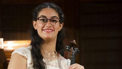 وزيرة الثقافة تكرم العازفة مي سرور ومارليس يونسخان في حفل الأوركسترا