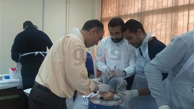 ختام ورشة عمل عن جراحة القلب بحضور خبير عالمي بجامعة أسيوط (صور)