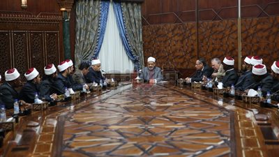 شيخ الأزهر للأئمة: أنتم سفراء سلام ودعائم استقرار في مجتمعاتكم