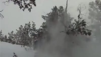 بالفيديو.. سقطات مروعة لمجموعة من الشباب والفتيات