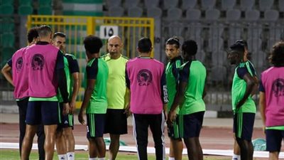 حسام حسن يطالب لاعبي المصري بطي الصفحة الأفريقية