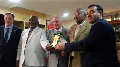 الزناتي يبحث التعاون مع أعضاء الاتحاد المهني للمعلمين السودانيين