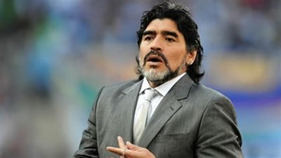 مارادونا: الـ«فيفا» عاملني مثل الكلاب.. وسأبدأ كشف الأسرار
