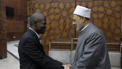 سفير سيراليون بالقاهرة: نتطلع لدعم الأزهر لمواجهة الفكر المنحرف ببلادنا