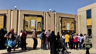 إقبال متزايد على معرض الكتاب في تاسع أيامه (صور)