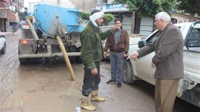 رفع مخلفات القمامة وكسح مياه الأمطار بمراكز كفر الشيخ | صور
