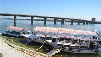 الانتهاء من إزالة كافة تعديات كورنيش النيل بقنا استعدادا للعيد