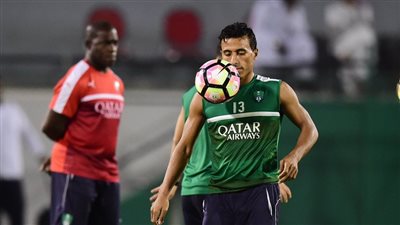 بالصور.. عبد الشافي يعود لتدريبات أهلي جدة استعدادا للباطن