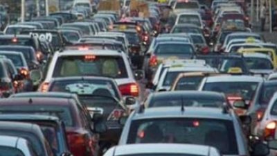 ازدحام مروري بمدينة نصر بسبب حادث تصادم أمام وزارة المالية