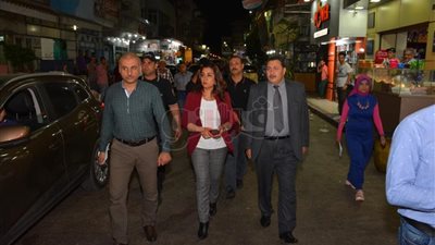 محافظ دمياط في جولة مفاجئة بشوارع رأس البر