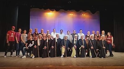 «القومية للفنون الشعبية» تنير مسرح الأنفوشي بالإسكندرية (صور)