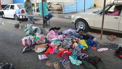 إحباط محاولة تهريب 100 «دستة» ملابس وأحذية بمنفذ الرسوة (صور)