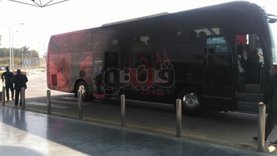 بعثة الأهلي تصل مطار القاهرة استعدادا للسفر إلى السعودية