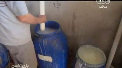 بالفيديو.. مخاطر «صابون بير السلم» على المواطنين