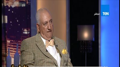 سعيد حامد: الشرطة البريطانية أجبرت نائبة على خلع حذائها للتفتيش