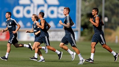 ريـال مدريد يبدأ استعداداته لمواجهة أتلتيكو في الديربي السبت (صور)
