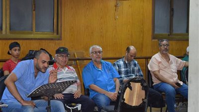 «كفر أبو حتة» يواصل بروفاته بمسرح البالون استعدادا لموسم الصيف (صور)