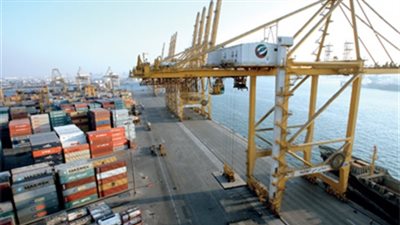 تداول 9500 طن بضائع بالسويس وصول وسفر 1116 راكبا بسفاجا والغردقة