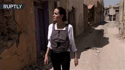 أنجلينا جولي تزور مخيم دوميز في إقليم كردستان العراق (فيديو)