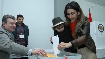 بالصور.. 13% نسبة الإقبال على الانتخابات البرلمانية في أرمينيا