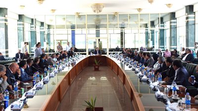 تفاصيل لقاء مدبولي بالنواب والتنفيذيين في قنا.. رئيس الوزراء: أتحرك ميدانيا لمواجهة التحديات.. أعضاء البرلمان يطالبون بتكثيف خدمات الطرق والصرف الصحي والصحة.. والهجان يستعرض الاحتياجات