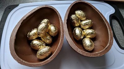 شاب ينفذ «كذبة أبريل» في حبيبته بطريقة بشعة (صور)