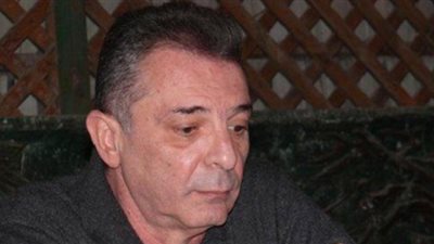 محمود حميدة وفتوح أحمد يشاركان في جنازة وائل نور