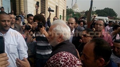 بالصور.. الصريطي وعابدين ونهال عنبر يشاركون في جنازة وائل نور