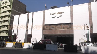 30 ألف جنيه حصيلة غرامات مخالفات وإشغالات حى شرق أسيوط خلال 6 أيام