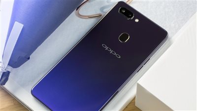 4 هواتف أندرويد تشبه آي فون X