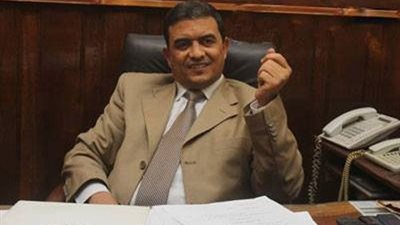 حسن ياسين يصل إلى دار القضاء لمحاكمته في 