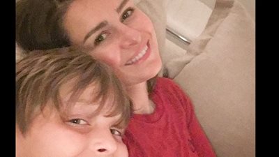 مكسيم خليل ينشر صورة زوجته وابنه: مع هذه الضحكة ترى طريق الأمل