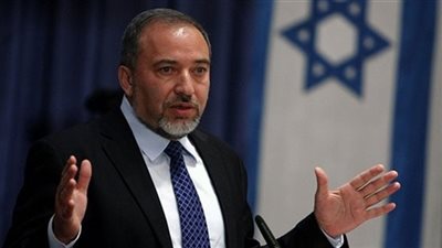 ليبرمان يتوعد بتصفية مطلقي الطائرات الورقية