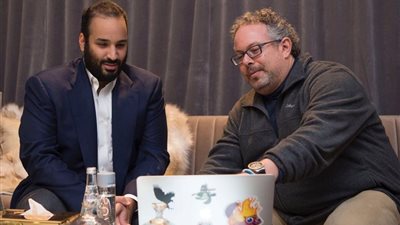 بن سلمان يطلع على عرض «ماجيك ليب» ومنتجاتها في لوس أنجلوس (صور)