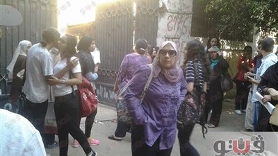 بالصور.. القلق يسيطر على أولياء الأمور بمحيط «كلية البنات» بالزمالك