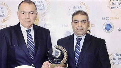 رئيس قطاع المعلومات بالمصرف المتحد يحصد جائزة التميز في التحول الرقمي