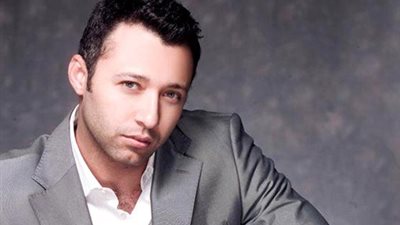 أحمد فهمي يحاول مساعدة شيرين عبد الوهاب في «طريقي»