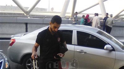 بالصور.. وصول لاعبي الأهلي مطار القاهرة استعدادا للسفر إلى المغرب