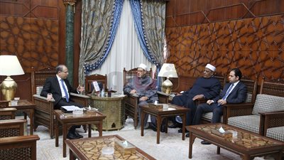 سفير مصر بلبنان: الأزهر داعم للسلام المجتمعي في الوطن العربي والعالم