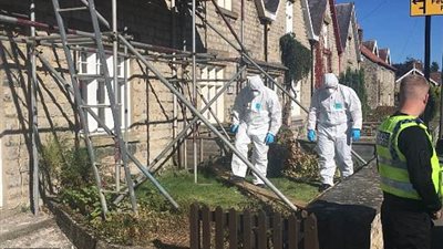 على طريقة ريا وسكينة.. العثور على قبر أسفل منزل في بريطانيا