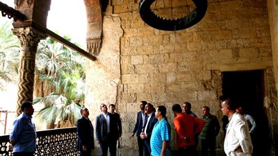 خالد العناني يتفقد عددا من الأماكن الأثرية (صور)