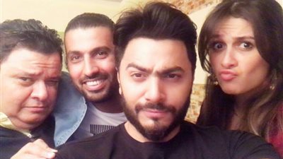 جلسة عمل لياسمين عبد العزيز وتامر حسني استعدادا لمسلسل رمضاني