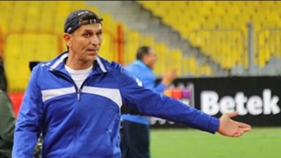 إداري بالكويت الكويتي يعتدي بالضرب على سعفان الصغير