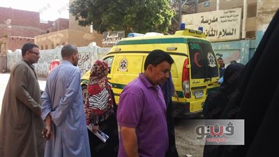 بالصور.. وصول سيارات الإسعاف لإفاقة طالبات بالعياط بسبب «الفيزياء»