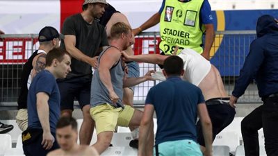 القبض على اثنين من مشجعي منتخب إنجلترا قبل مواجهة تونس